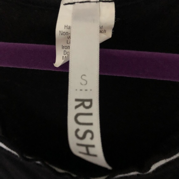 Black tank top - Picture 2 of 3